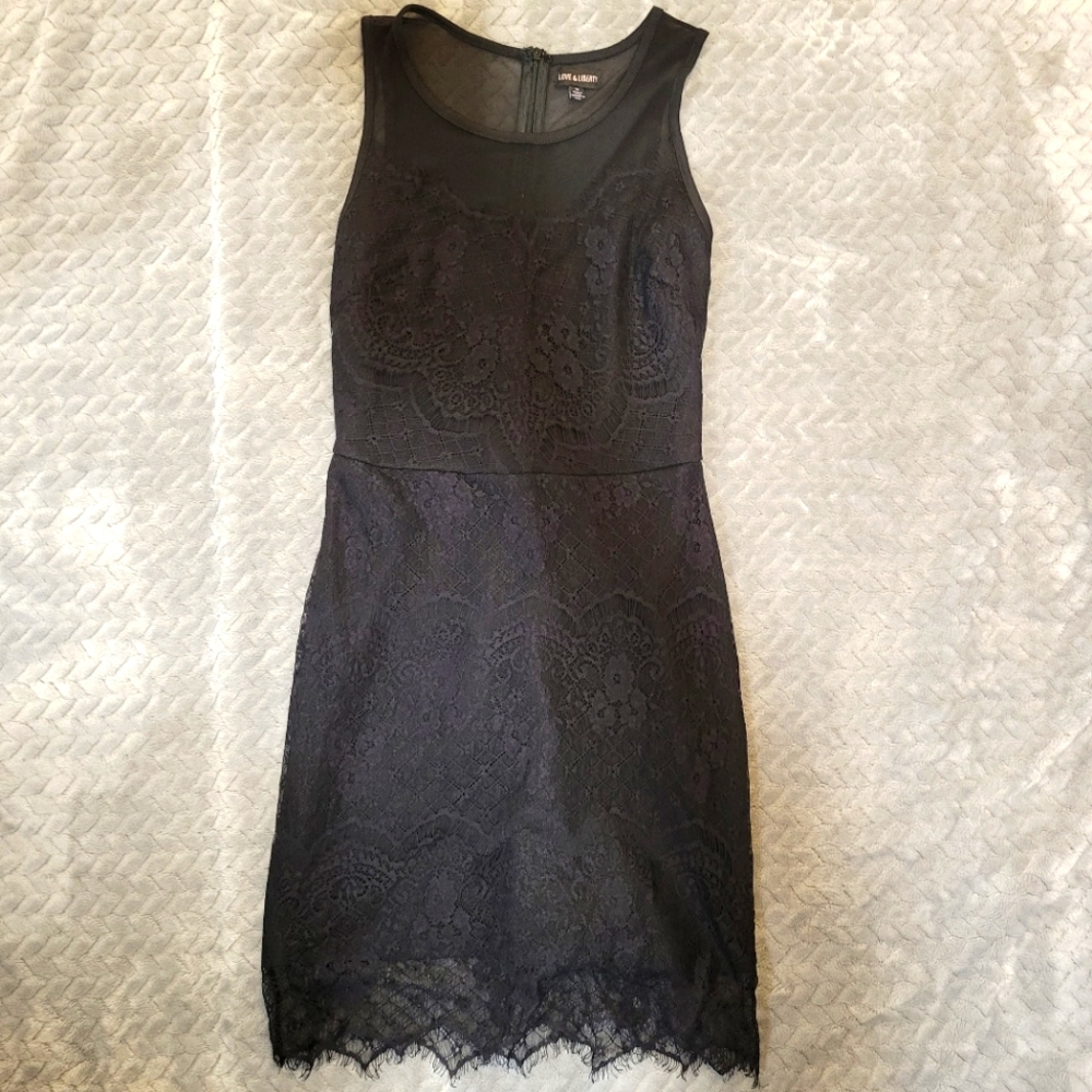 Black laced cocktail dress! Size Medium